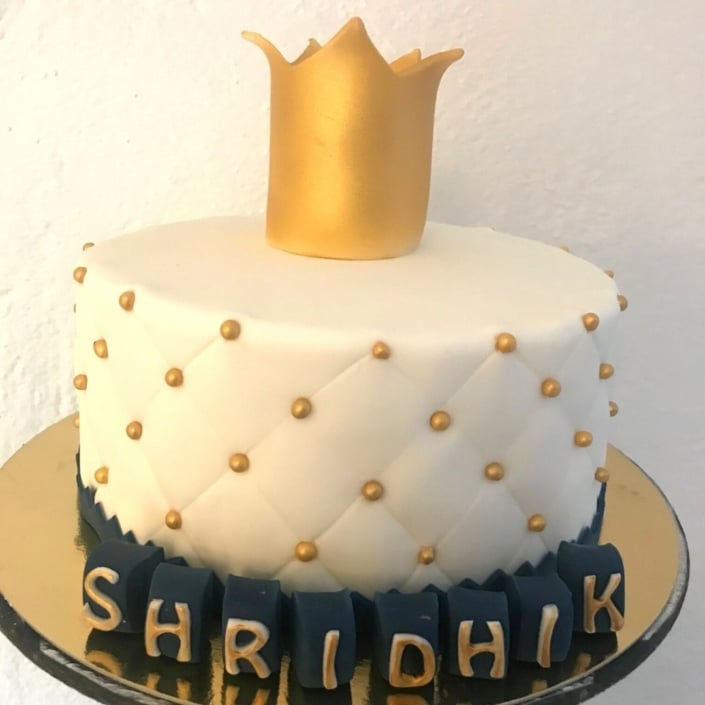 crown cake